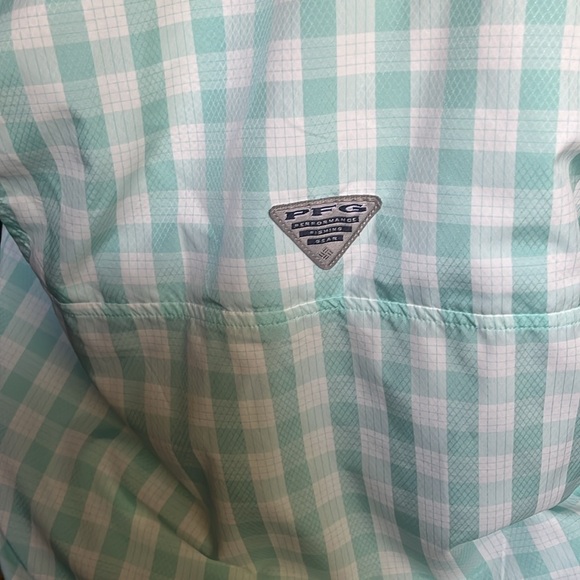 NWOT Columbia PFG lightweight button up - Picture 8 of 8
